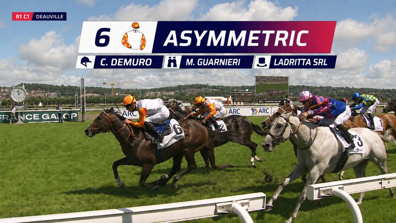 Asymmetric a Deauville con i colori Ladritta